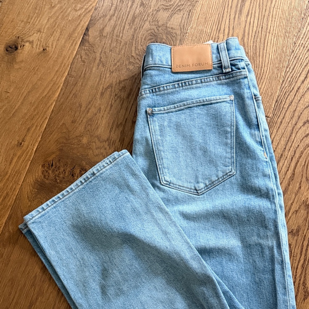 Denim Forum Sky Blue women’s barrel/straight leg Jeans
